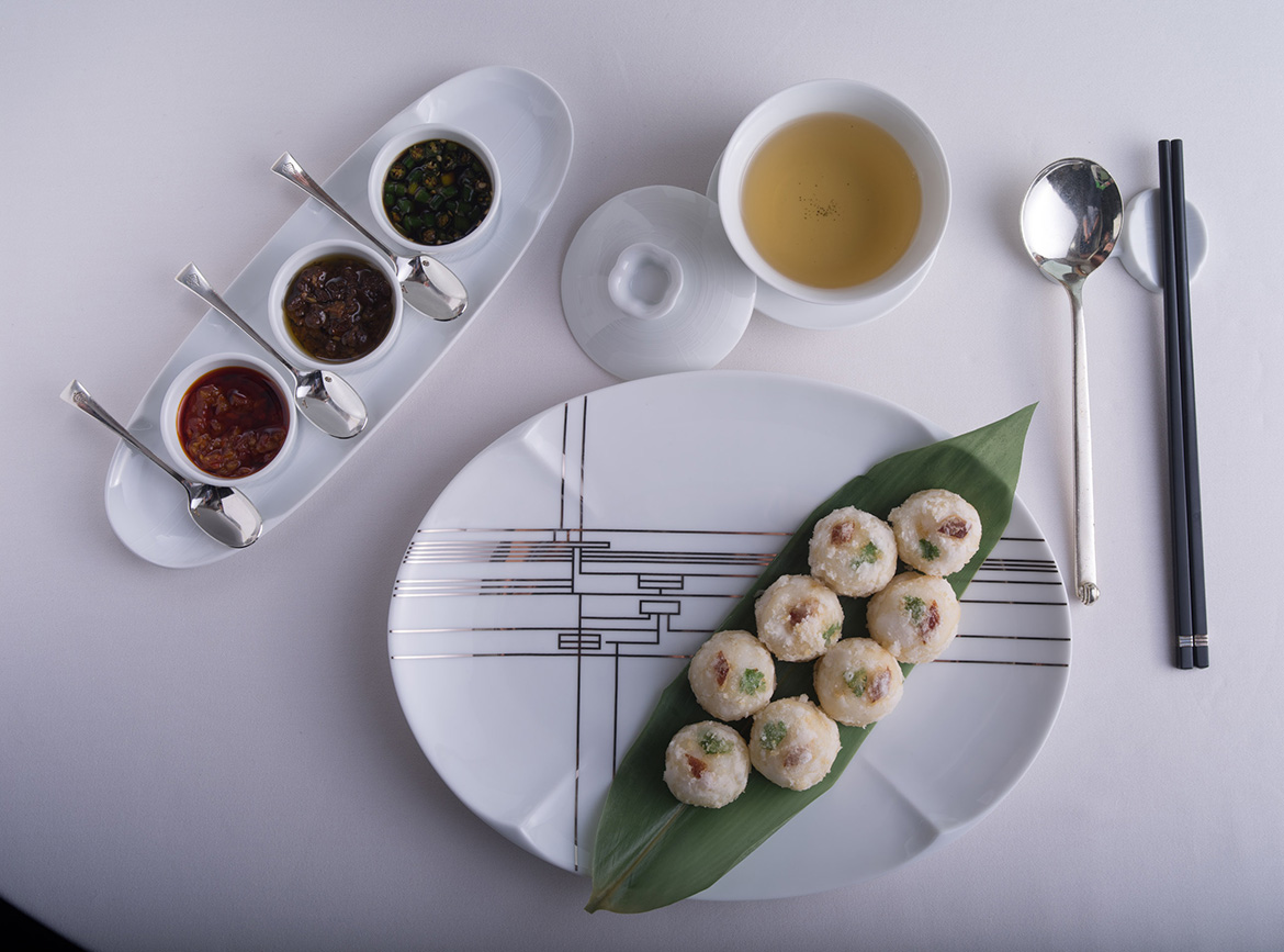 華航精緻遊~飛香港摘星，搭華航商務艙獨享米其林星級餐2025/08/30 -飛揚旅行社